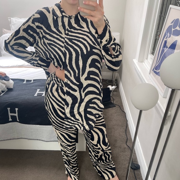 H&M Satin Zebra Set - Picture 3 of 3